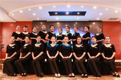 昆明禮儀培訓(xùn)學(xué)院與云南皇禮禮儀學(xué)院 專業(yè)禮儀服務(wù)的引領(lǐng)者